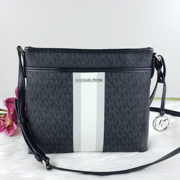 NWOT Michael Kors SM Bedford crossbody bag black MK - Picture 9 of 9